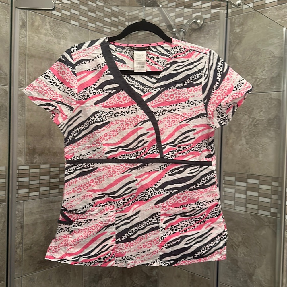 HeartSoul nursing scrub top -size small